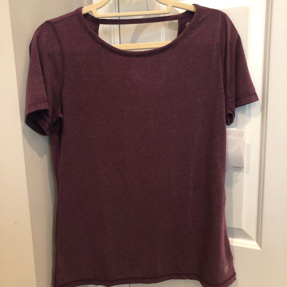 Gap fit t shirt with open back
